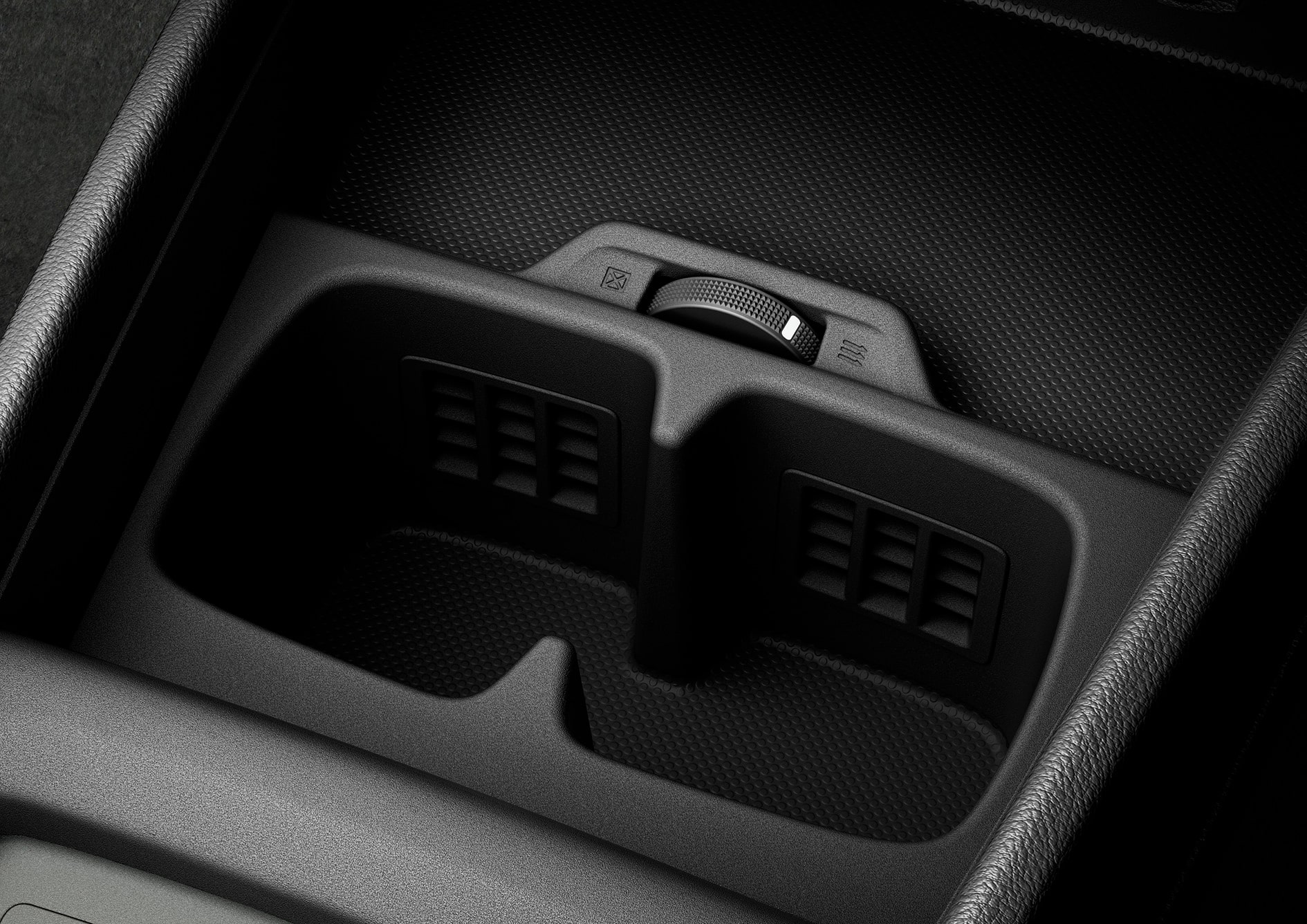 suzuki-ertiga-Ventilated cupholder