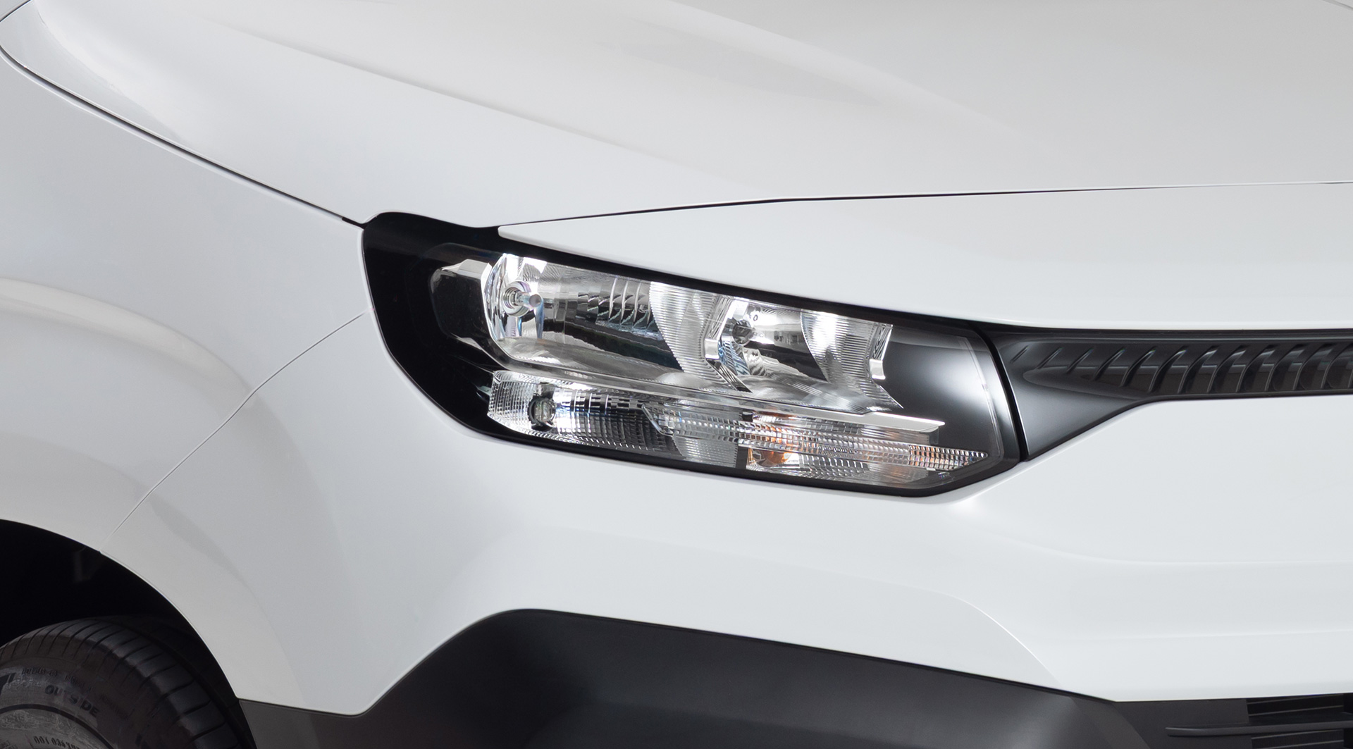 Citroen-Berlingo-(headlamps)