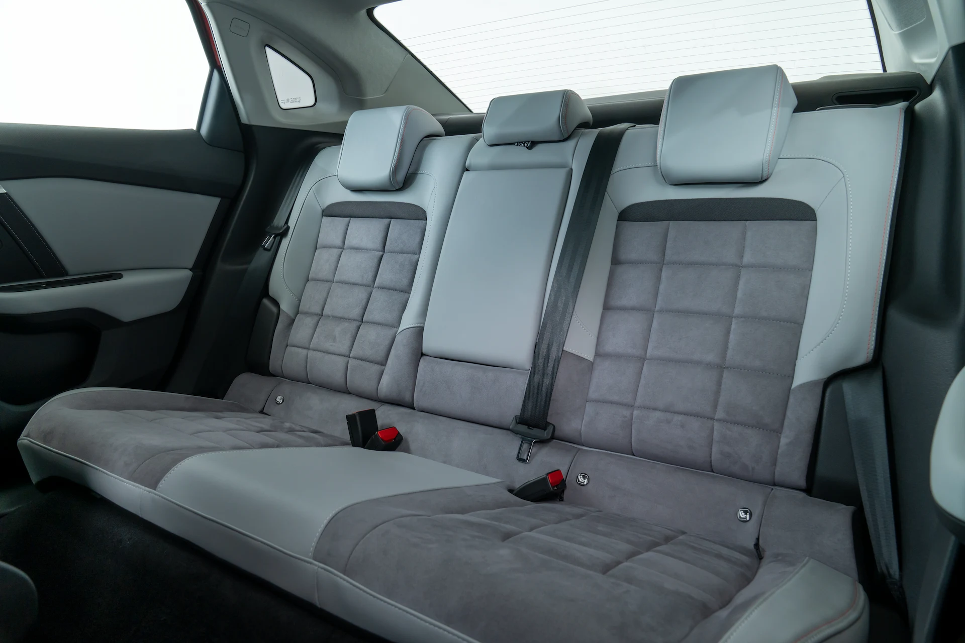 Citroen C4X(back Seat)